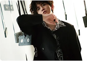 灰とカセットテープ:リフレイン アクリルフォトスタンド 小西成弥